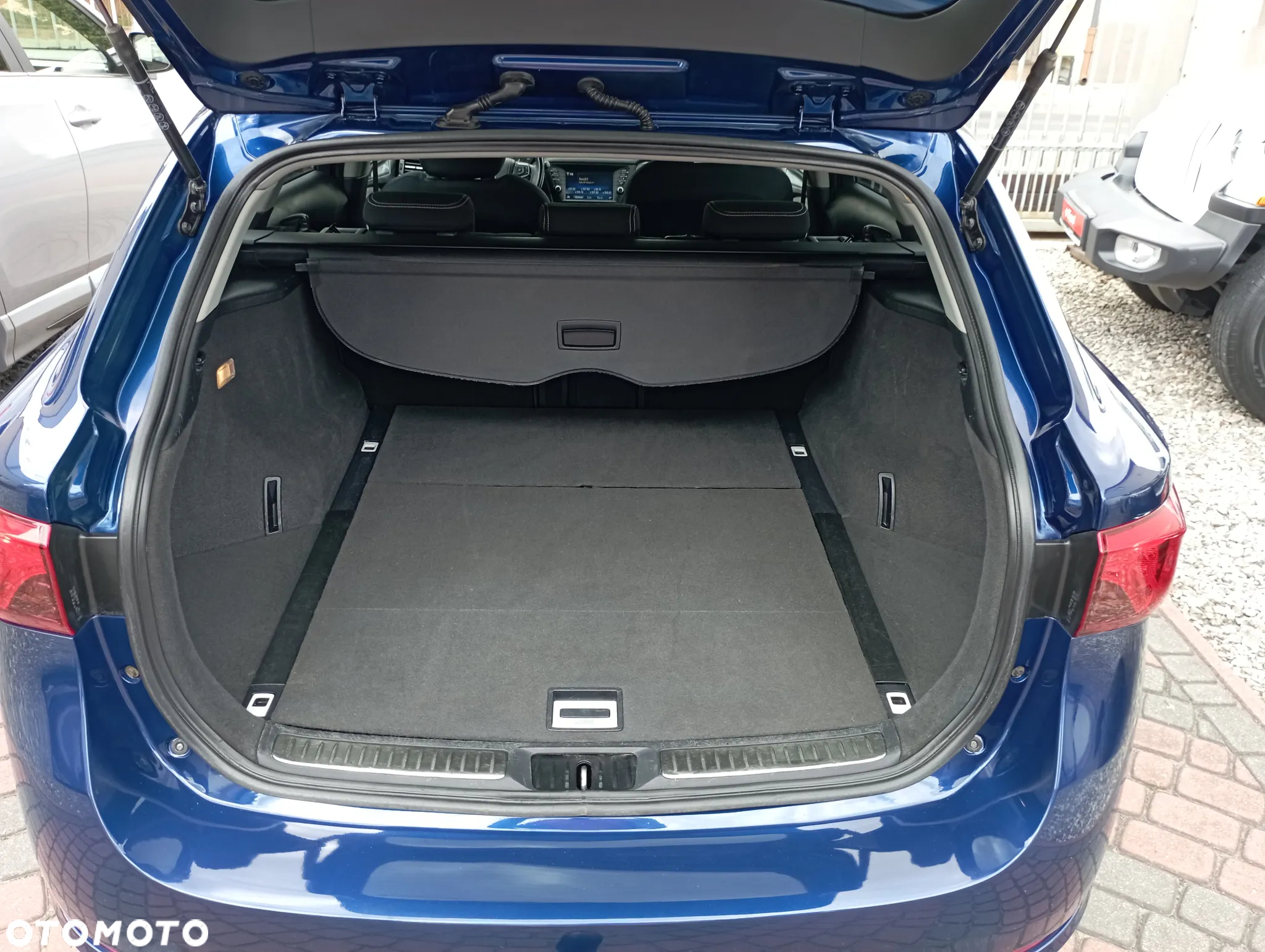 Toyota Avensis 2.0 D-4D Premium - 26