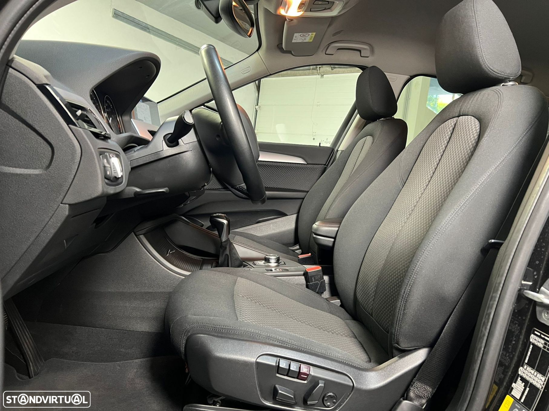 BMW X1 25 e xDrive Corporate Edition - 6