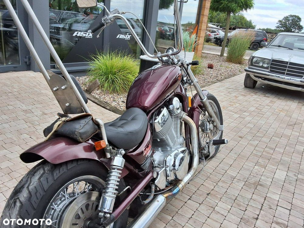 Suzuki Intruder - 4