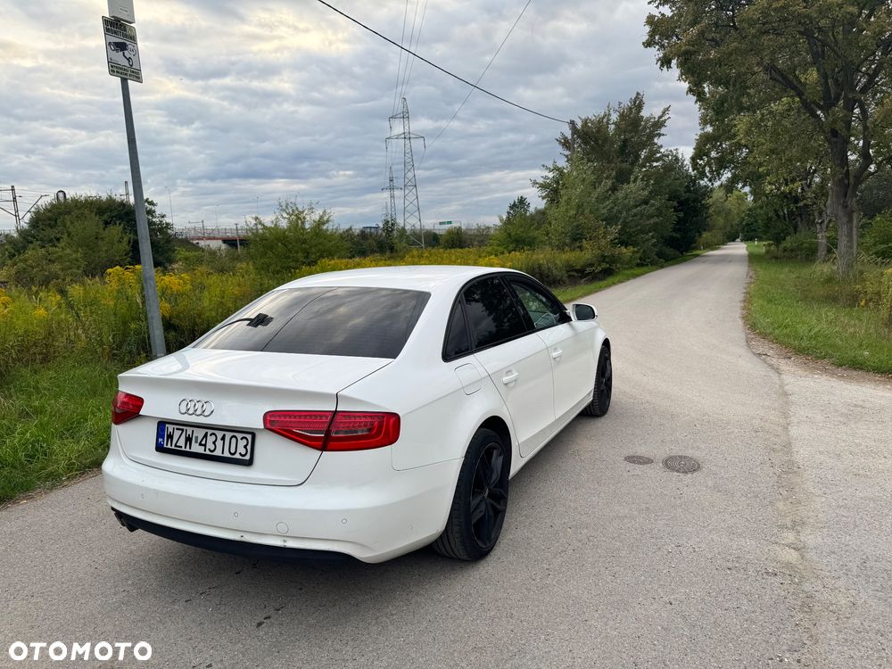 Audi A4 Limousine - 4
