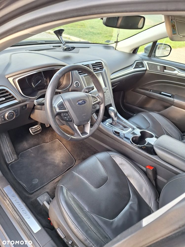 Ford Fusion 2.0 EcoBoost Titanium - 9
