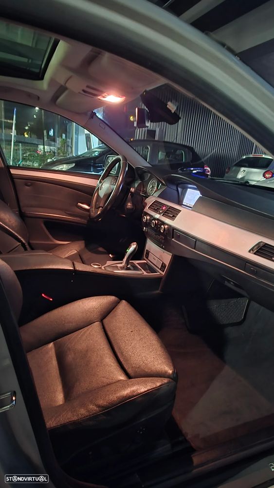 BMW 520 dA Touring Executive - 13