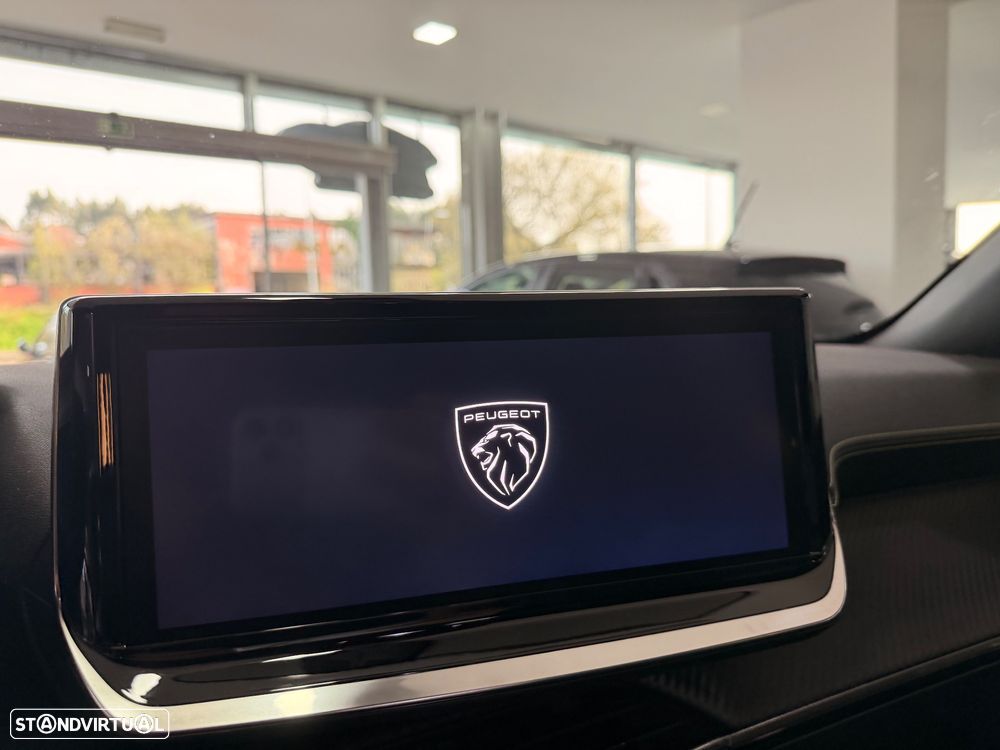 Peugeot 2008 PureTech 130 EAT8 GT - 23