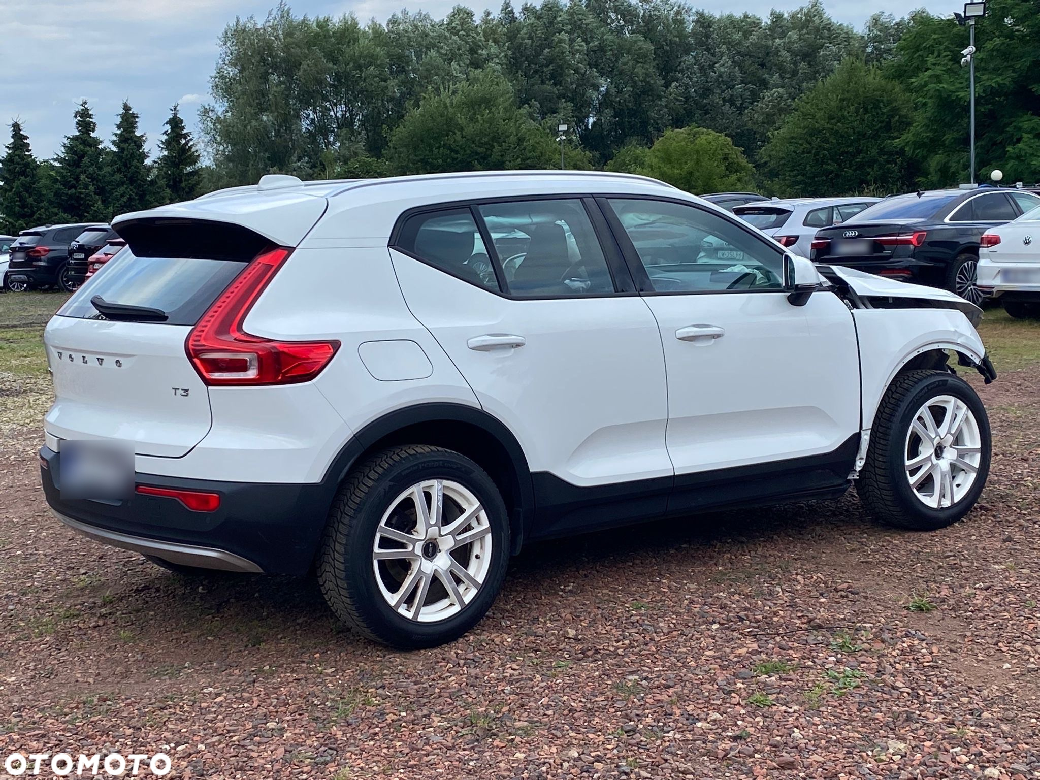 Volvo XC 40 T3 Momentum Pro - 11