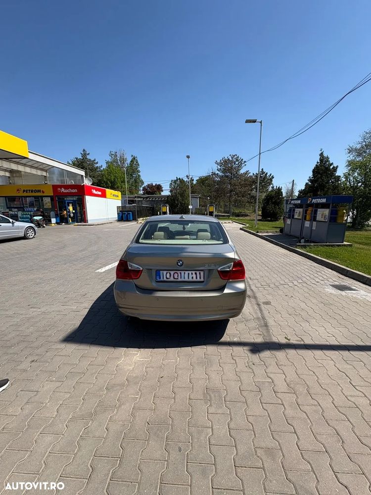 BMW Seria 3 320i Aut. - 5