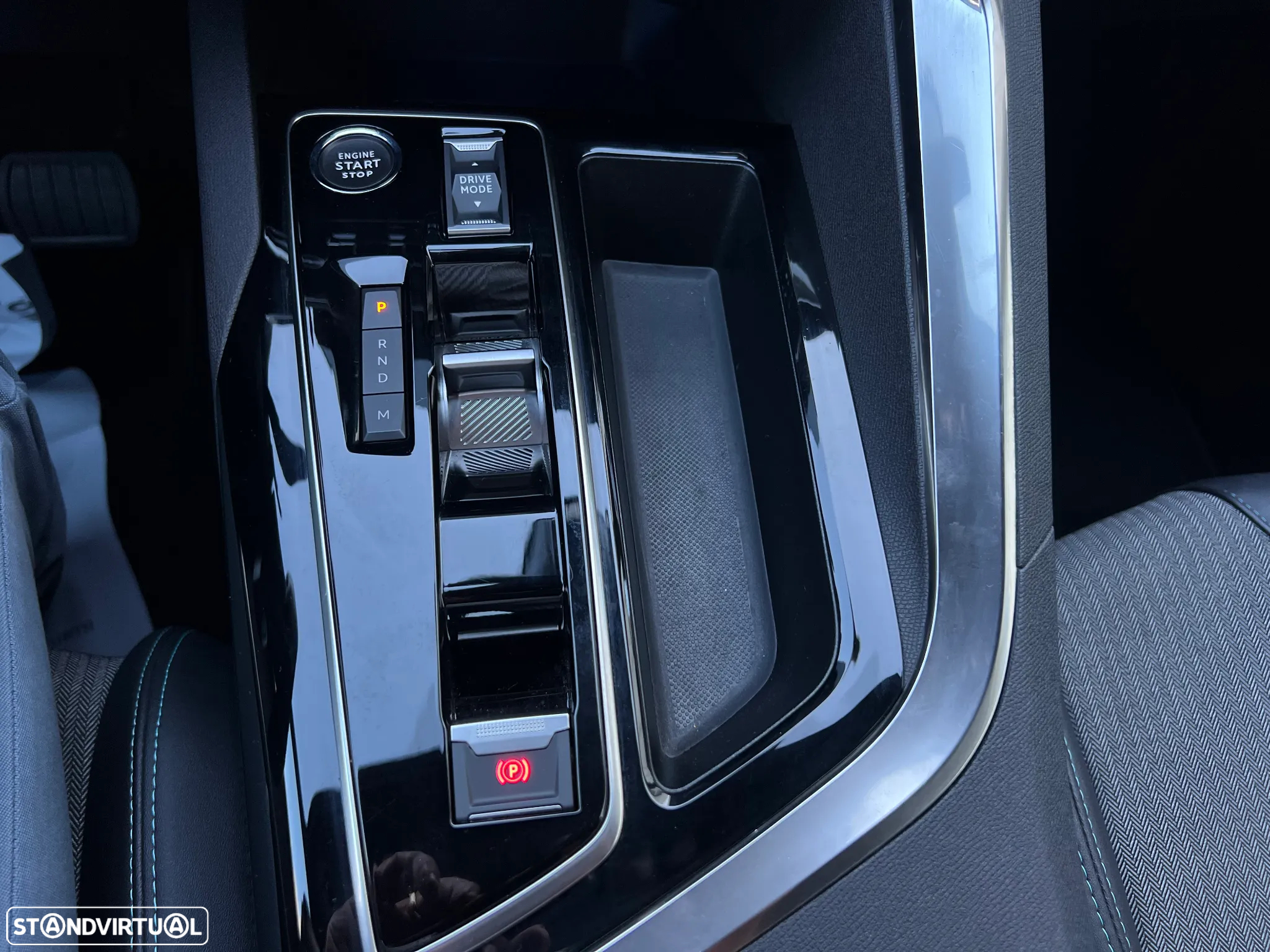 Peugeot 3008 1.2 Hybrid Allure Pack e-DCS6 - 24