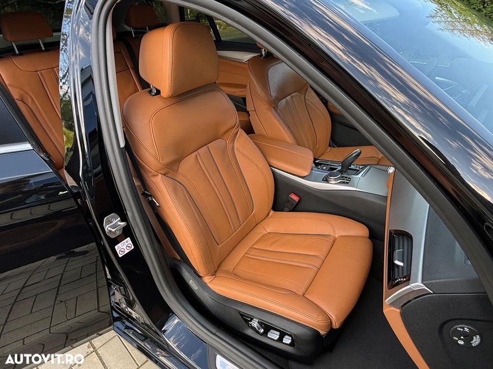 BMW Seria 5 520i Aut. Luxury Line - 7