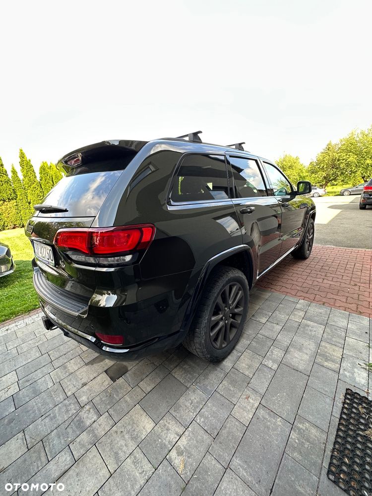 Jeep Grand Cherokee - 29