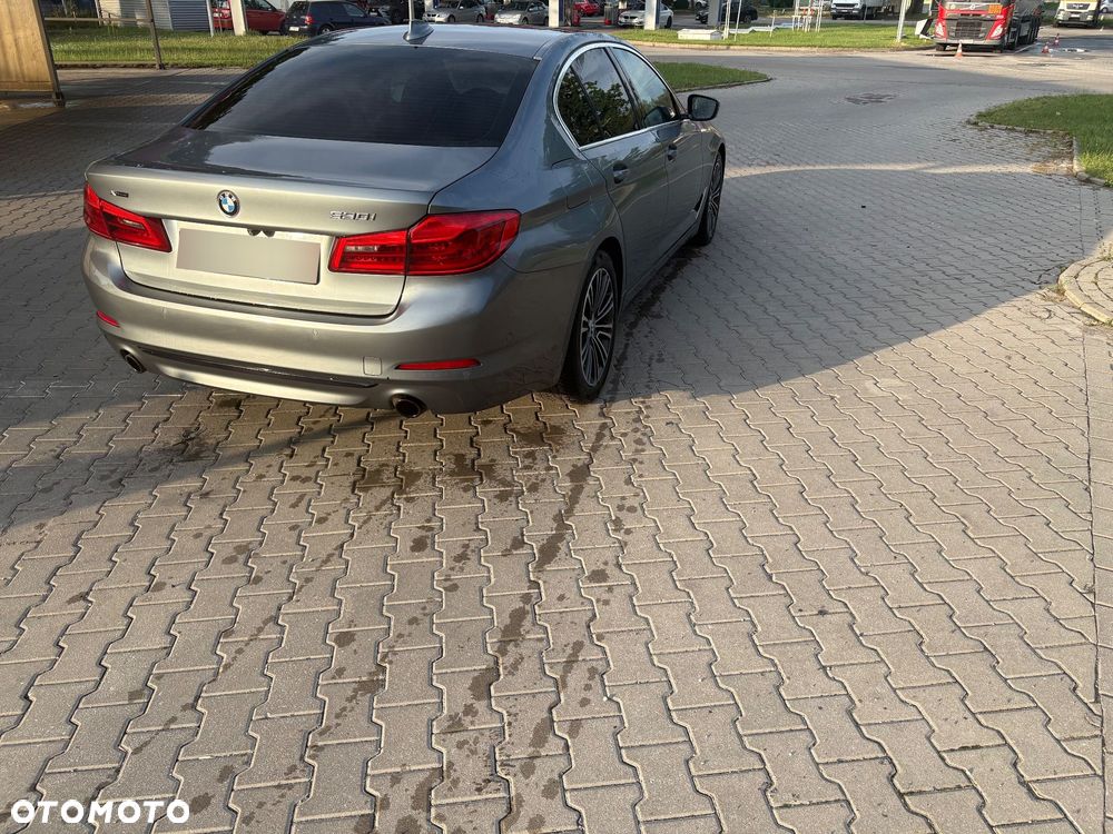 BMW Seria 5 530i GPF xDrive Sport Line sport - 7
