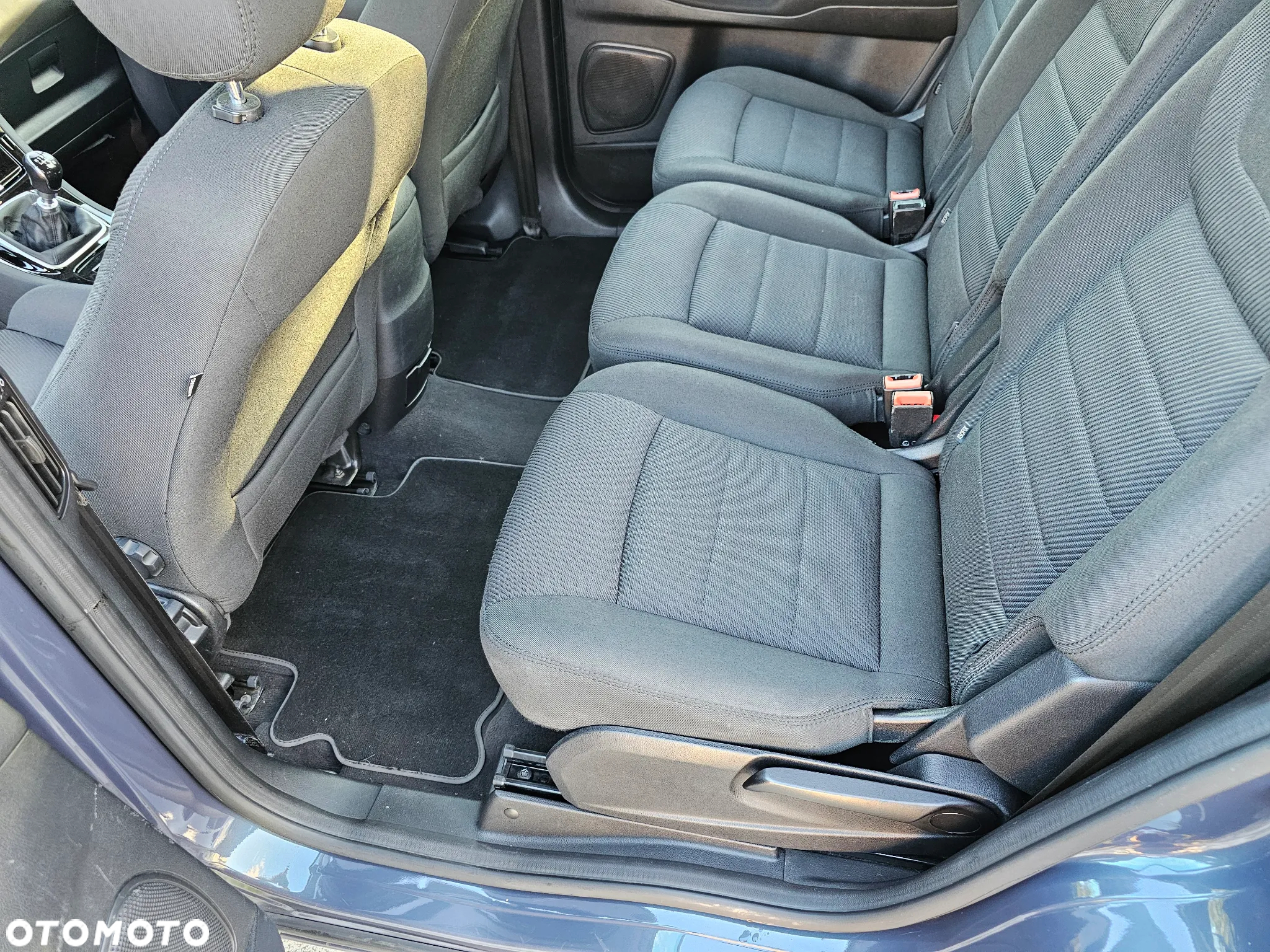 Ford S-Max - 11