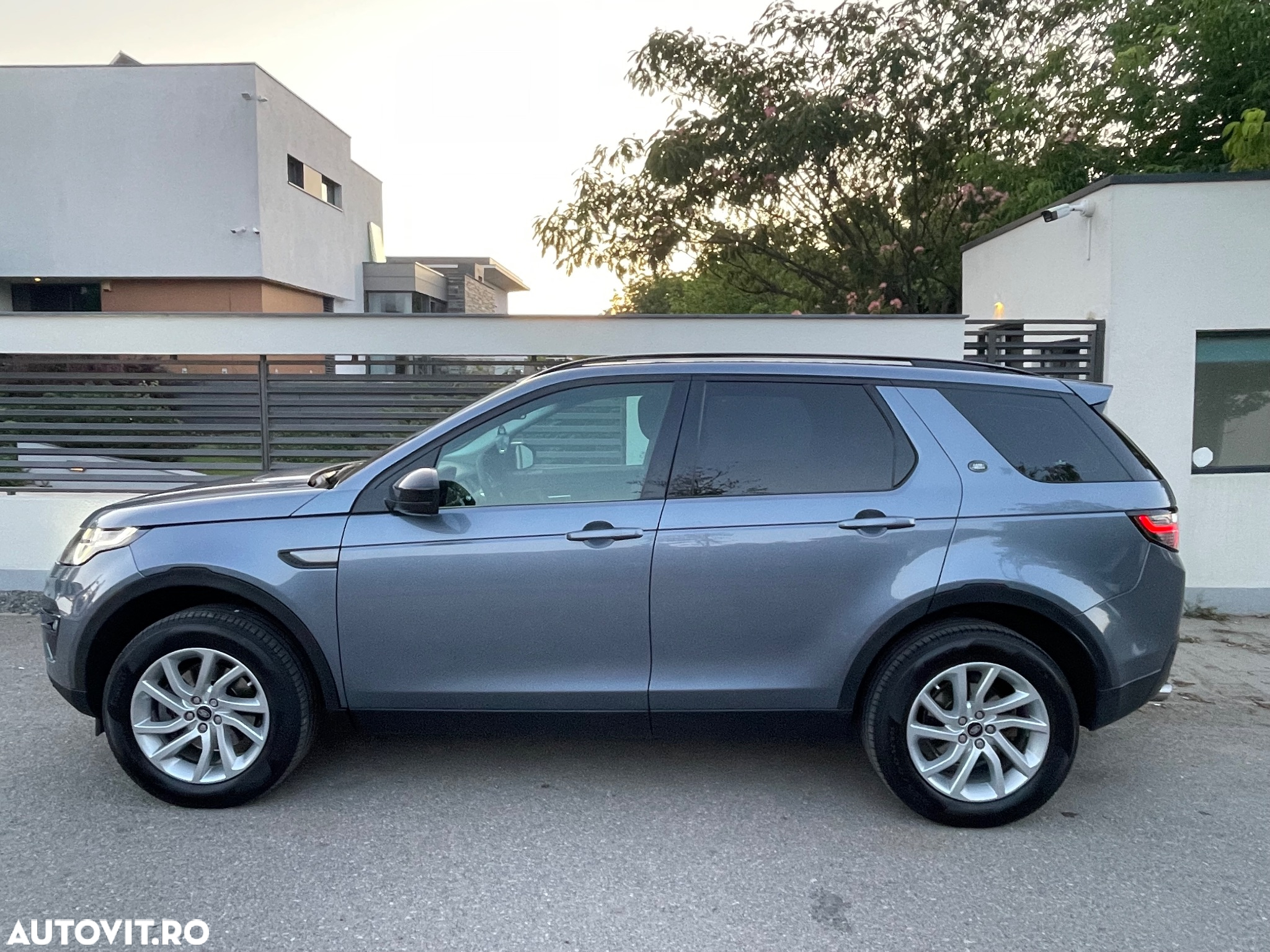 Land Rover Discovery Sport - 3