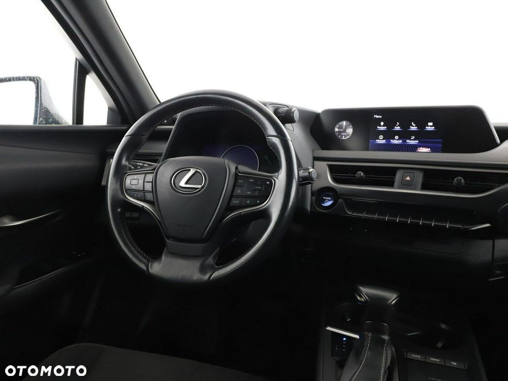 Lexus UX 250h Business Edition - 17