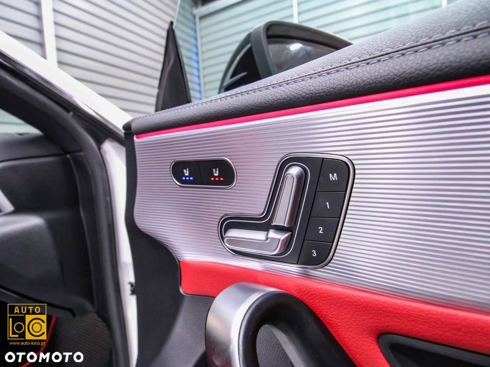 Mercedes-Benz CLA - 32