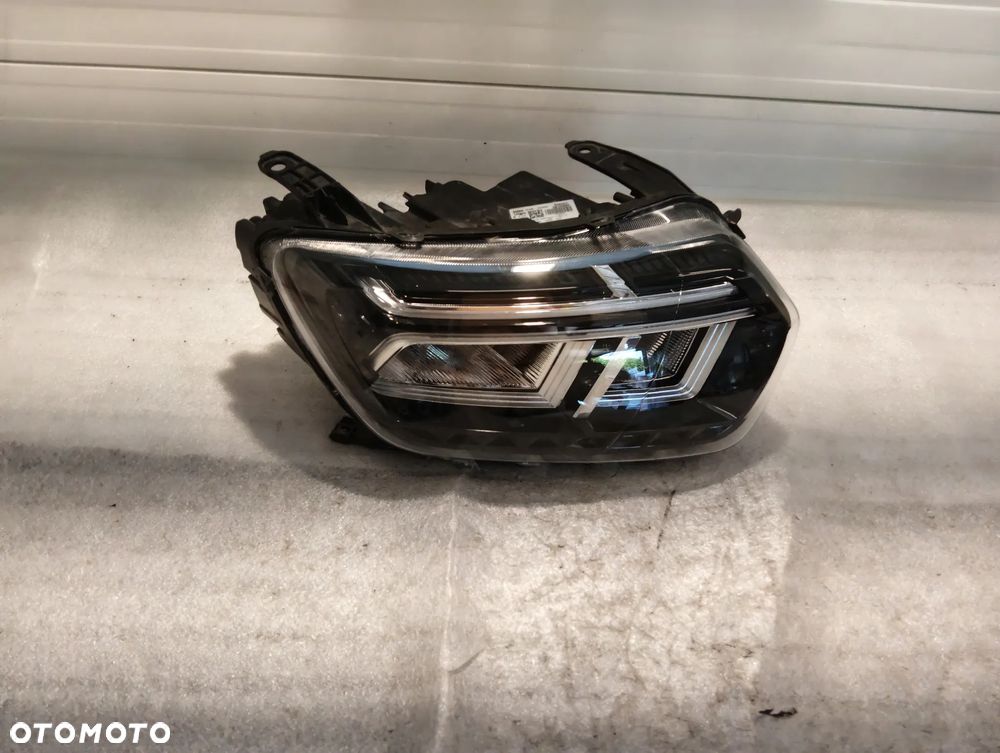 Dacia Duster II FULL LED CHROM  PRZÓD STRONA PRAWA 260109550R - 2