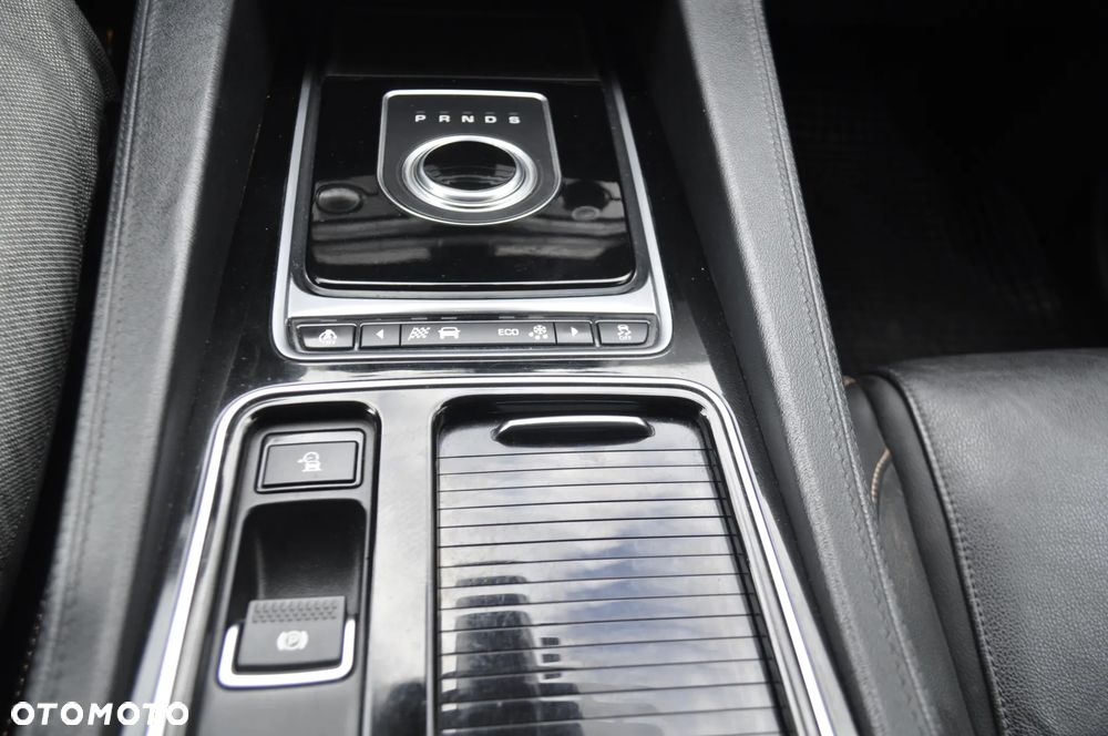 Jaguar F-Pace 20d AWD Prestige - 18