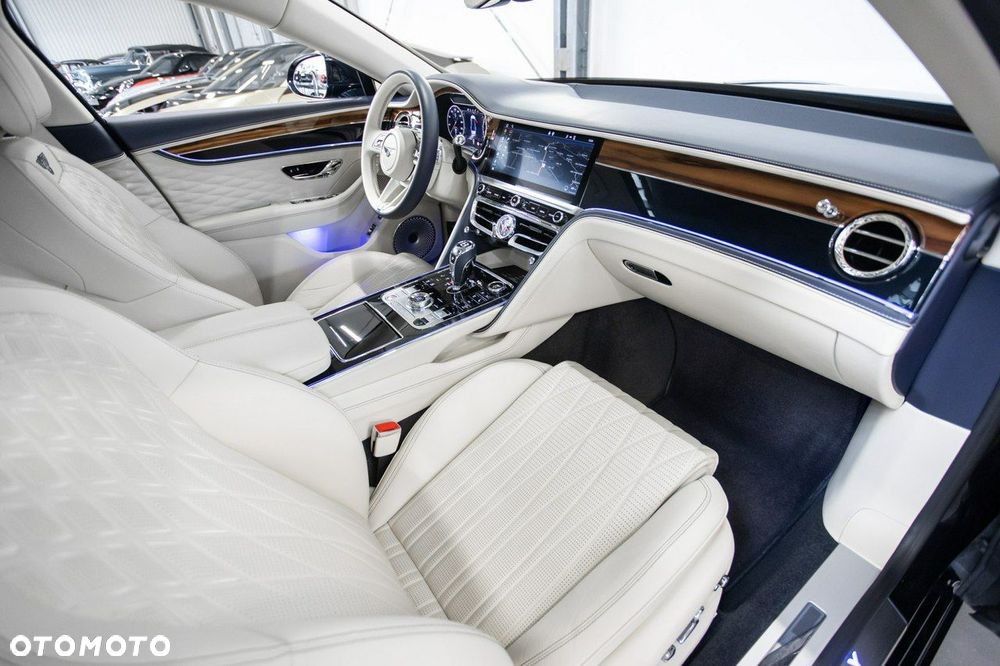 Bentley Flying Spur - 24
