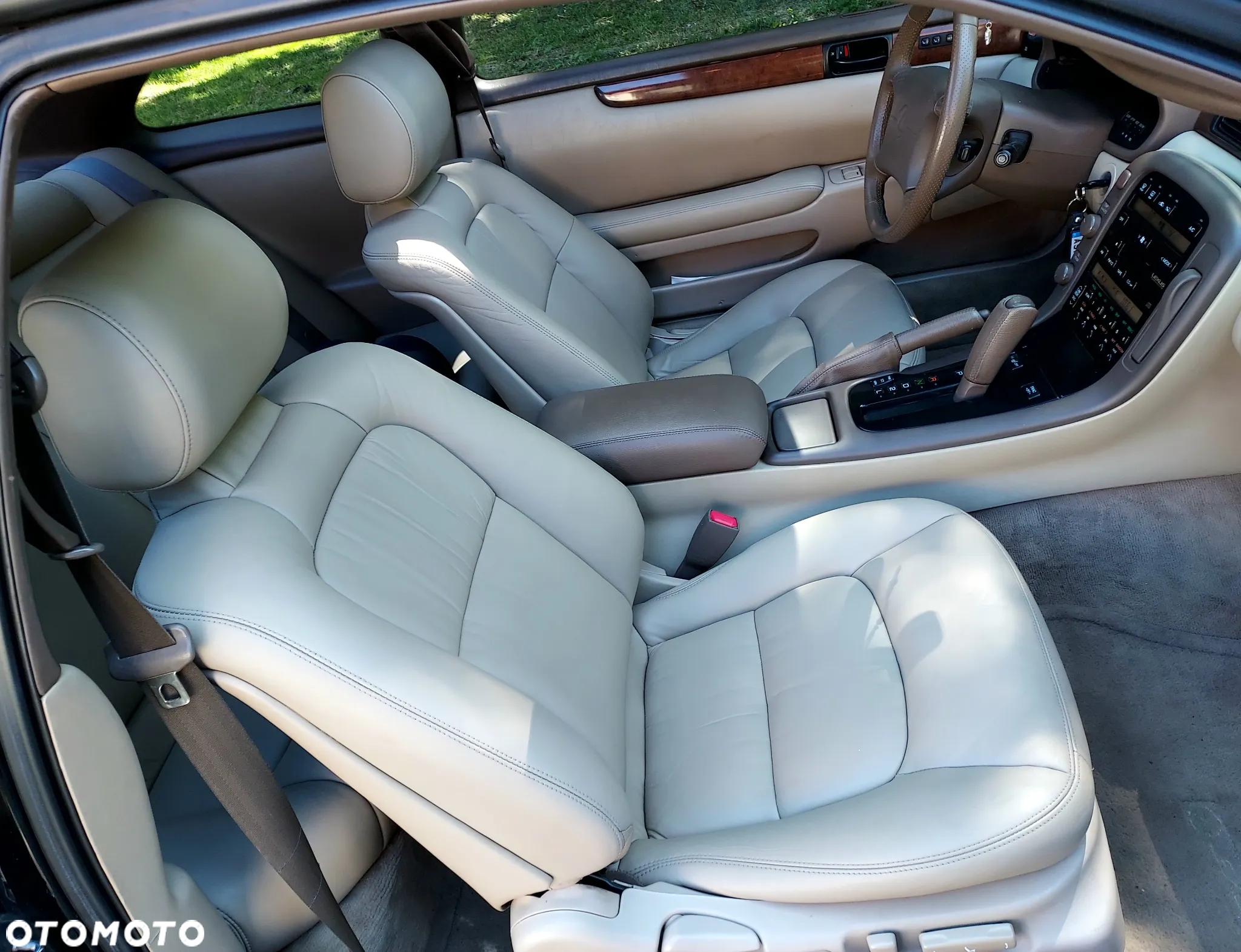 Lexus SC 400 - 24