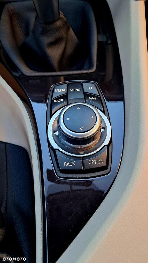 BMW X1 sDrive20i xLine - 11