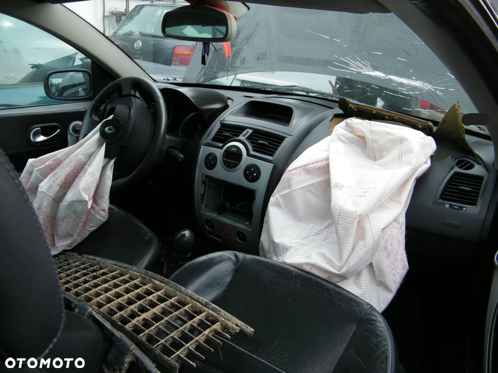 Renault Megane II CC 2.0 134KM. Silnik F4R770 skrzynia ND0014 lakier NV676 - 5