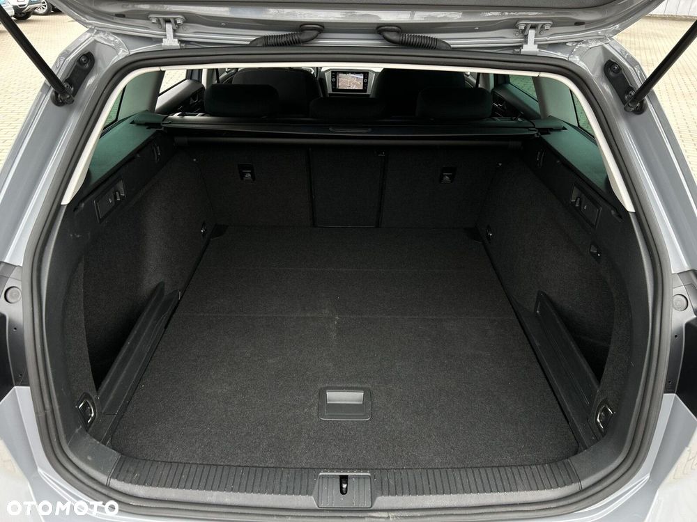 Volkswagen Passat Variant 2.0 TDI EVO Business DSG - 26