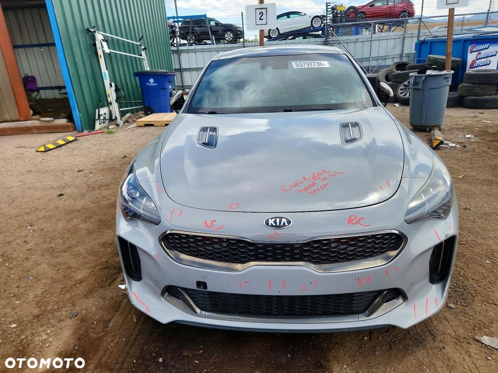 Kia Stinger 3.3 T-GDI AWD GT - 2