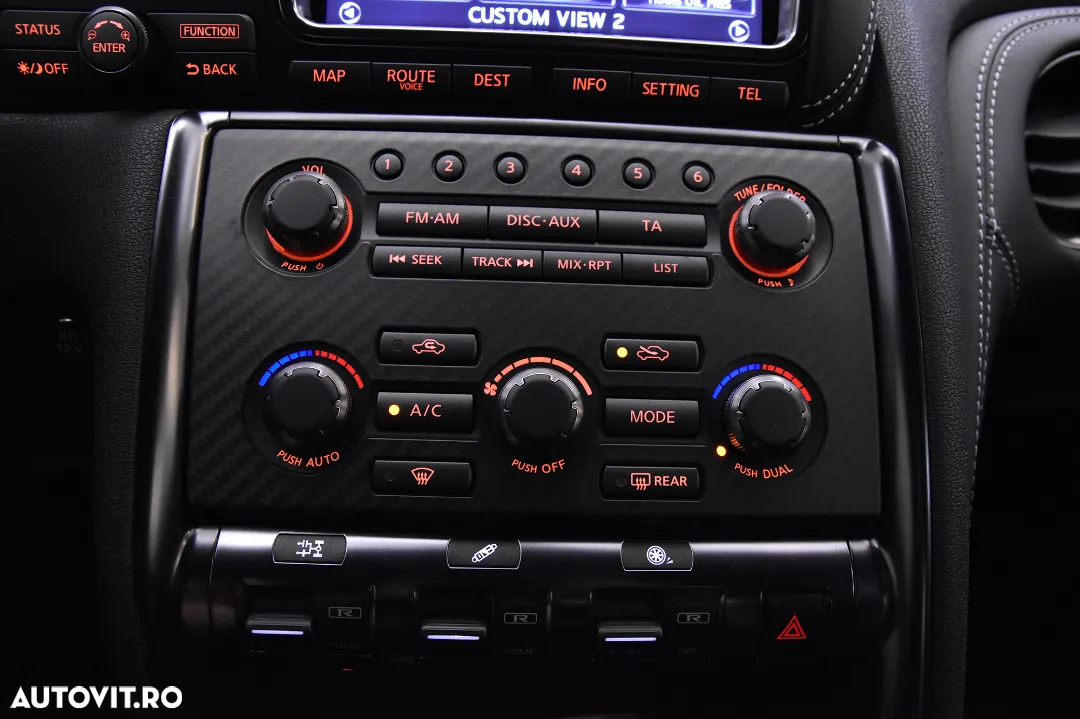 Nissan GT-R - 15
