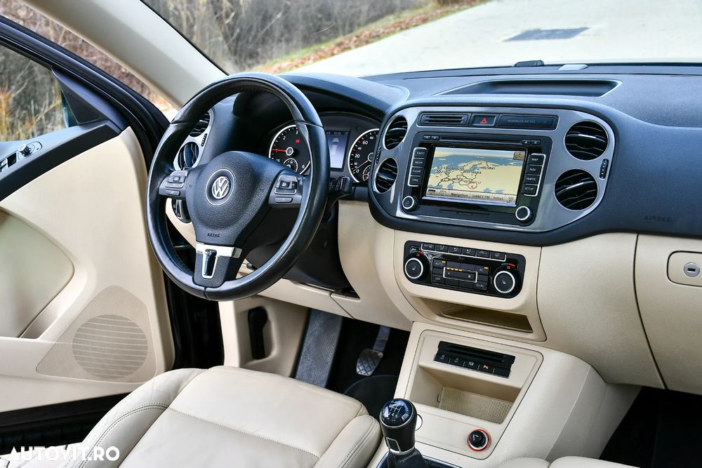 Volkswagen Tiguan 2.0 TDI DPF BlueMotion Technology Exclusive - 23