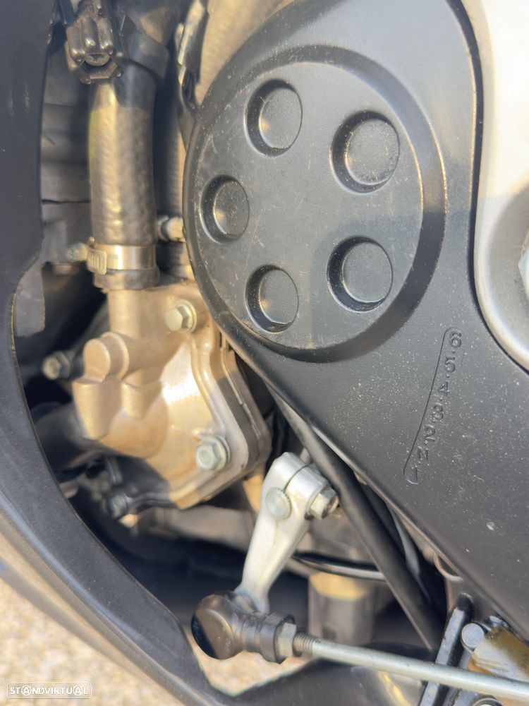 Honda CBR 600 F4 I - 16