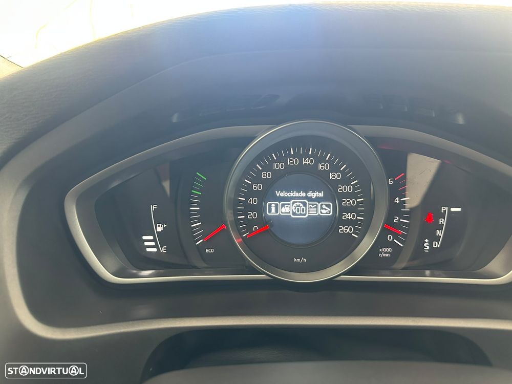 Volvo V40 2.0 D3 Kinetic Geartronic - 28