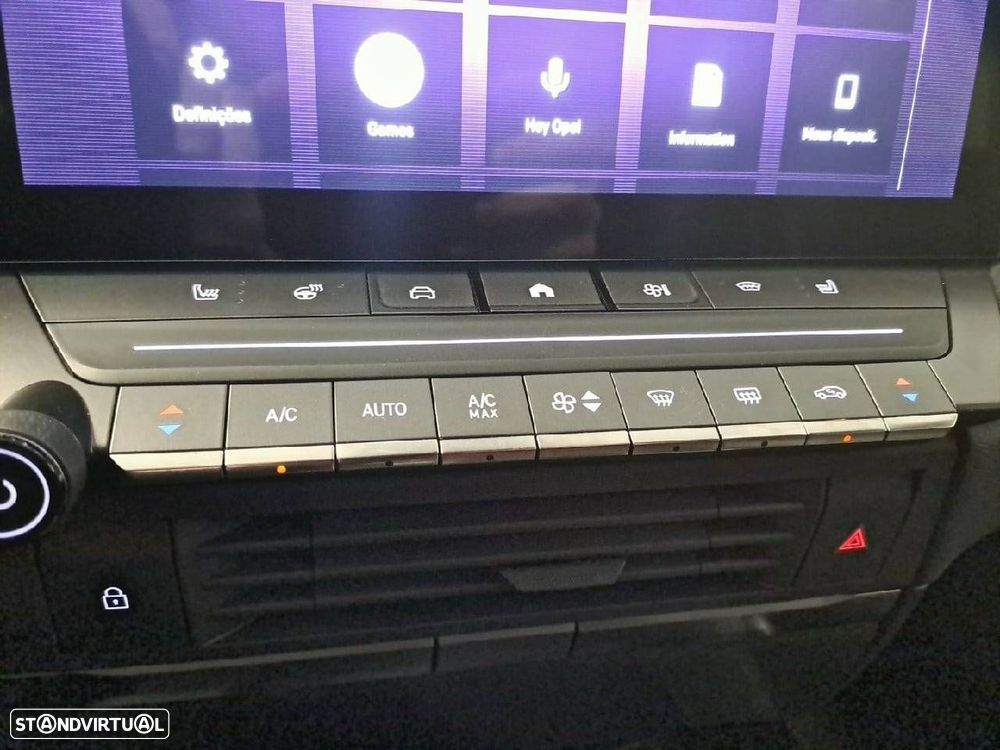 Opel Astra 1.2 T GS Aut. - 22