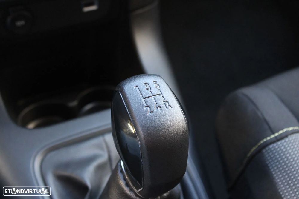 Citroën C3 1.2 PureTech Feel - 25