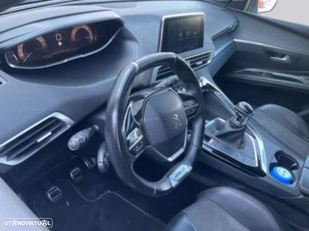 Peugeot 5008 - 5