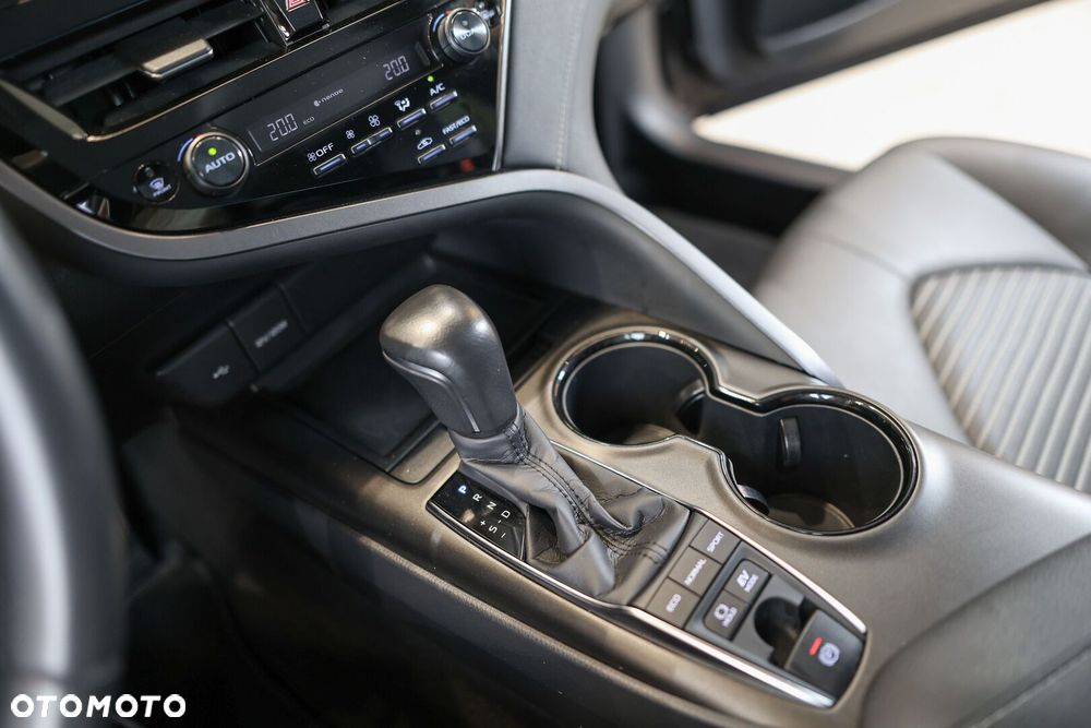 Toyota Camry 2.5 Hybrid Prestige CVT - 20