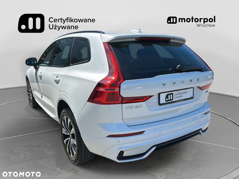 Volvo XC 60 B4 B Plus Dark - 3