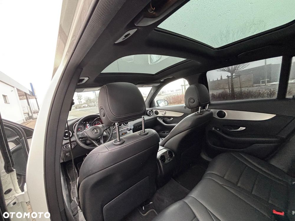 Mercedes-Benz GLC 300 4Matic 9G-TRONIC Exclusive - 6