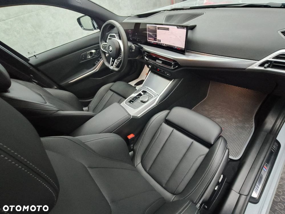 BMW Seria 3 330i xDrive M Sport - 12