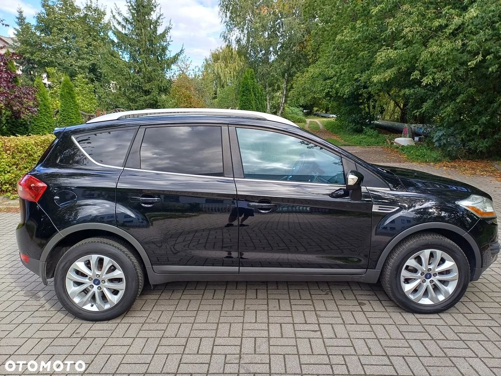 Ford Kuga 2.0 TDCi 2x4 Titanium - 16