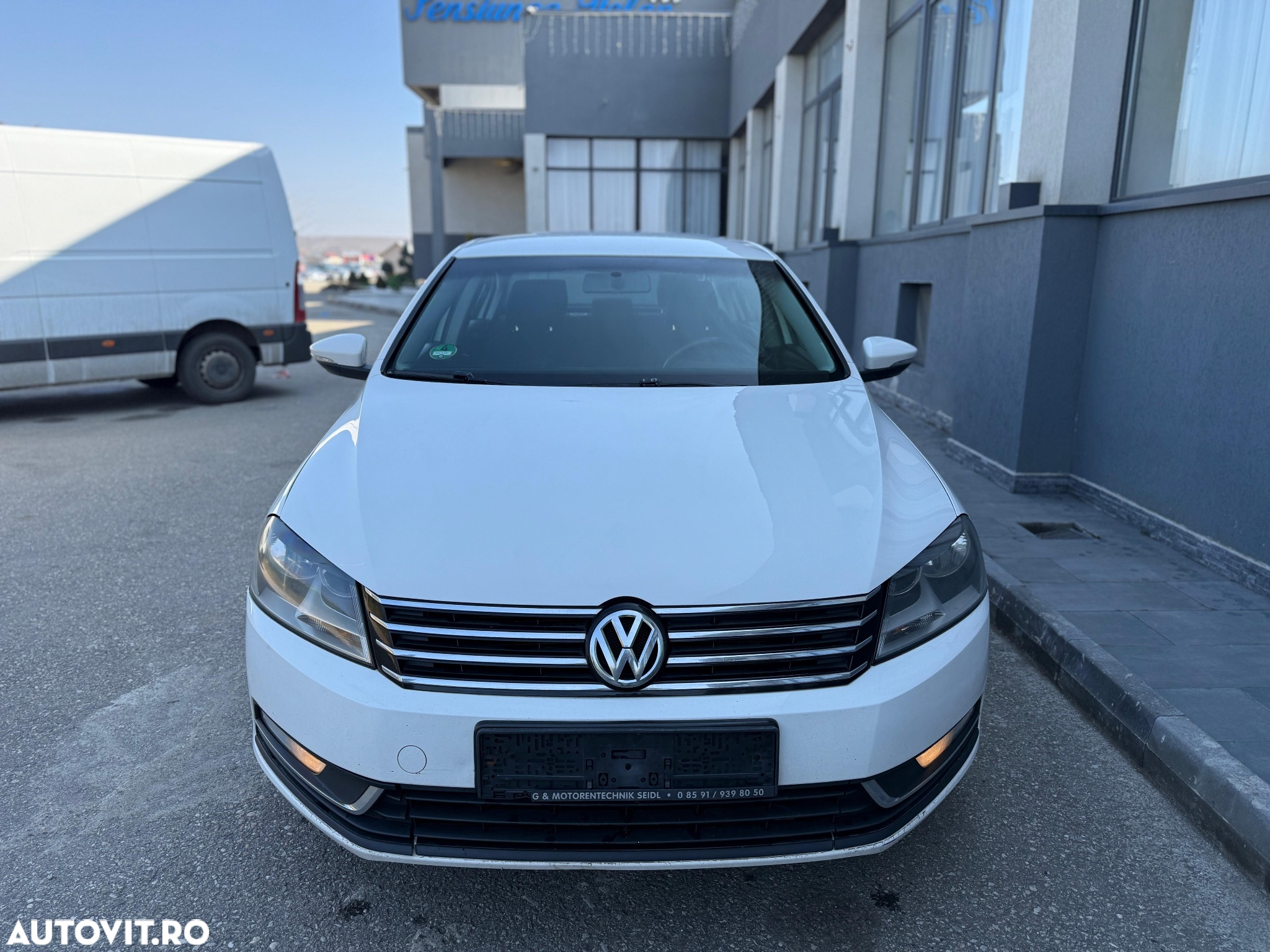 Volkswagen Passat - 12