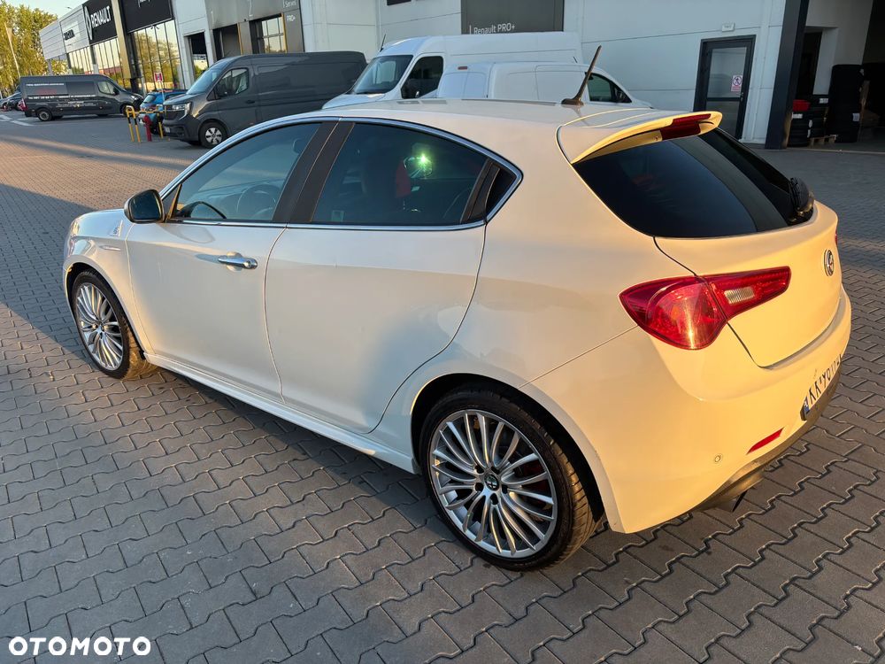 Alfa Romeo Giulietta 1.8 TBi 16V Quadrifoglio Verde - 9
