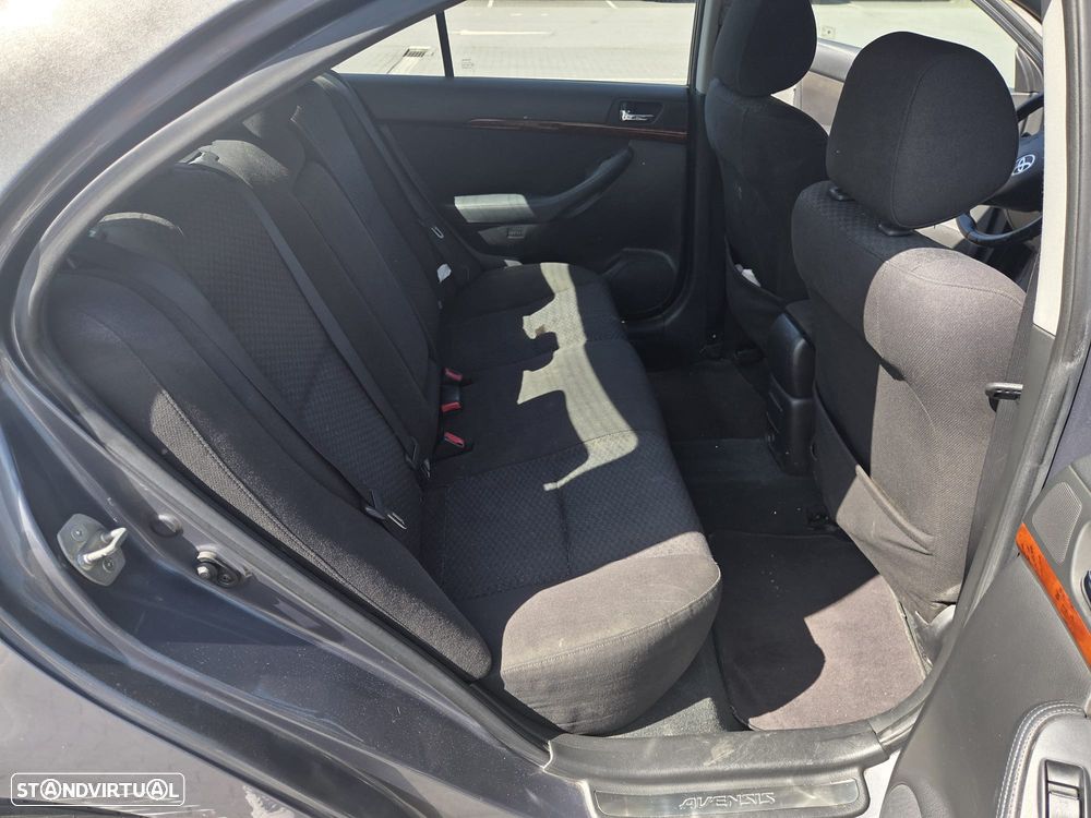 Toyota Avensis SD 1.6 VVT-i - 4