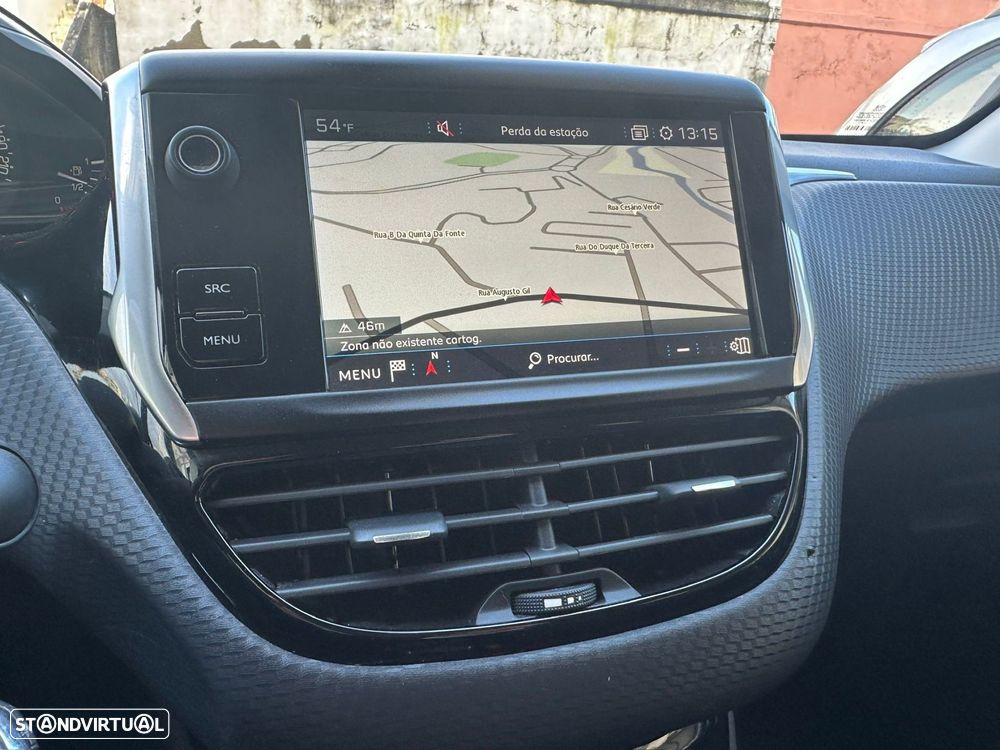 Peugeot 2008 1.2 PureTech Signature EAT6 - 19