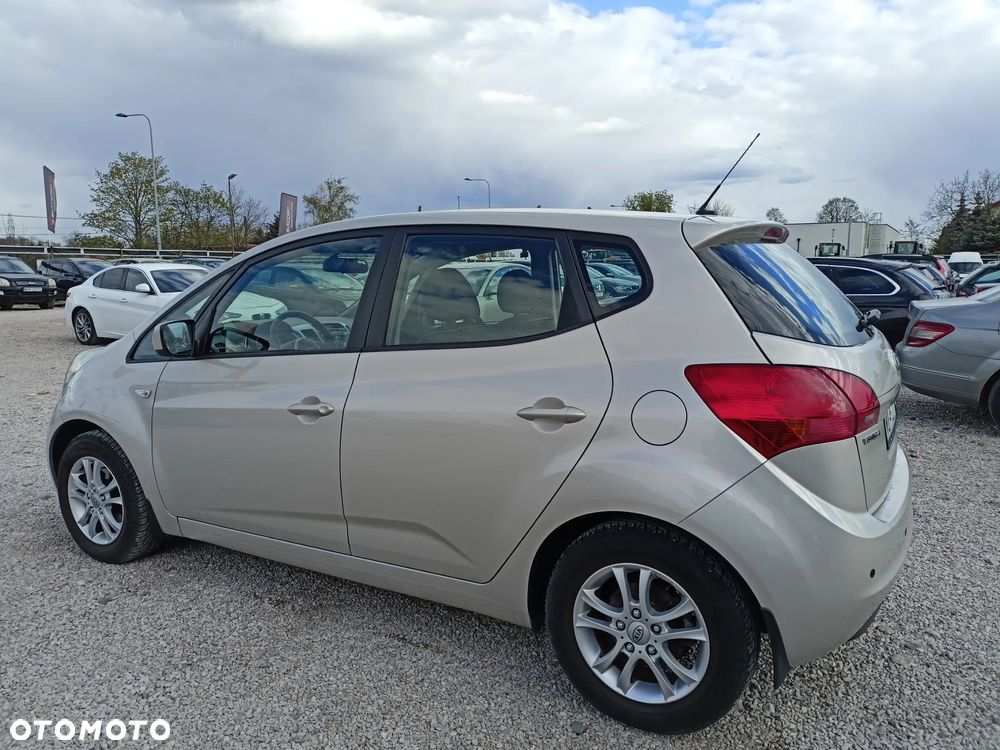 Kia Venga - 3