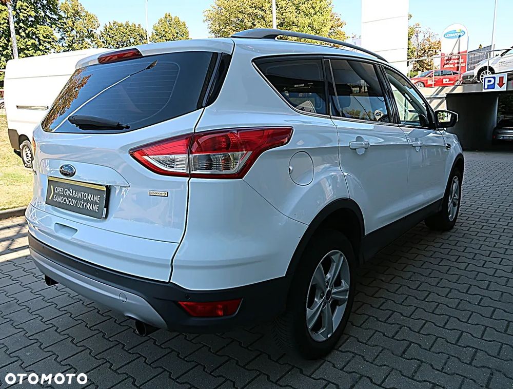 Ford Kuga 1.5 EcoBoost 2x4 Trend - 4
