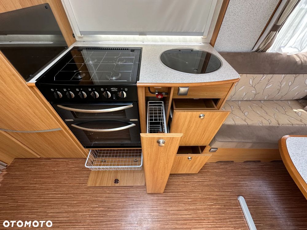 Adria CLASSICA 743 UT z Alde i nową markizą- 9 osobowa. - 23