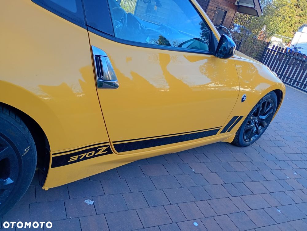 Nissan 370 Z - 16