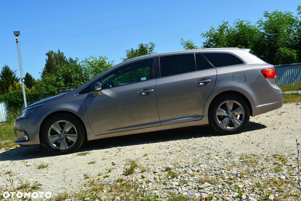 Toyota Avensis 2.2 D-CAT Premium - 8
