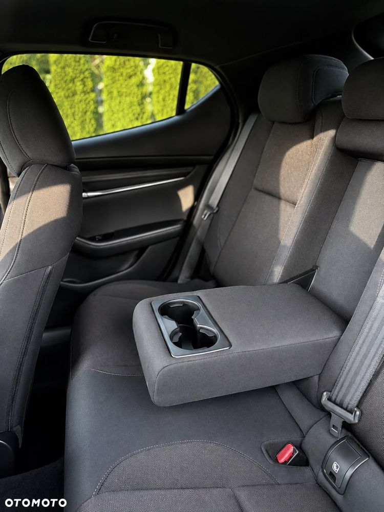Mazda 3 e-SKYACTIV-G 2.0 M HYBRID - 27
