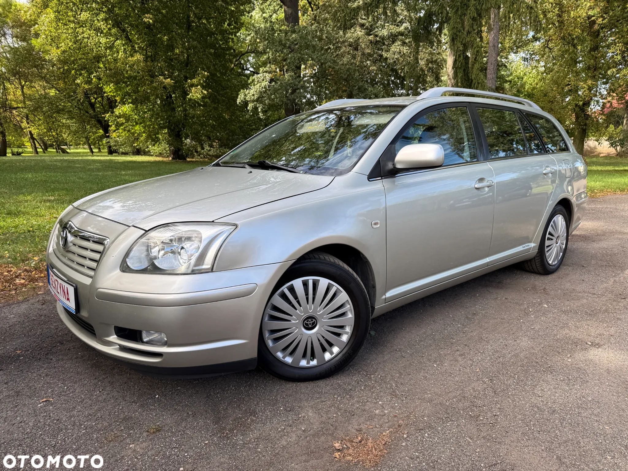 Toyota Avensis 1.8 VVT-i Sol - 1