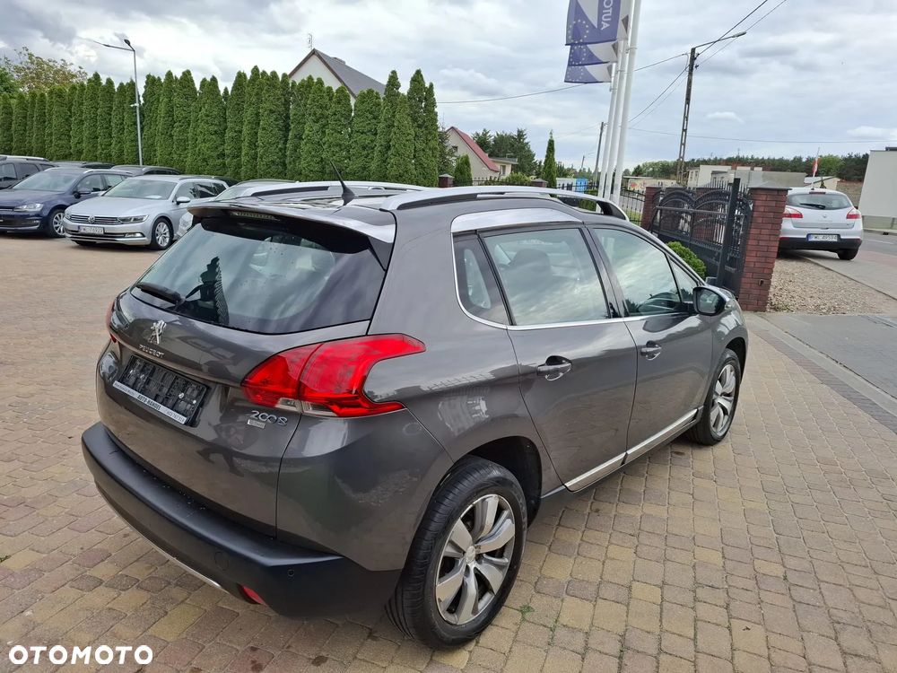 Peugeot 2008 1.2 Pure Tech Allure S&S - 5