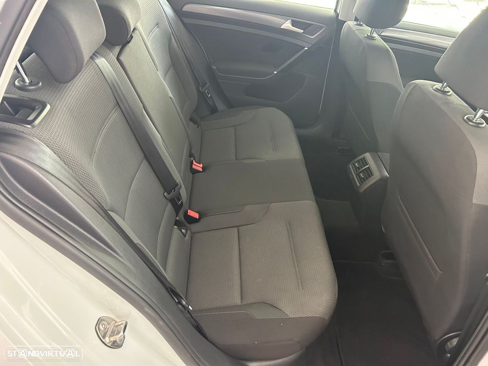 VW Golf 1.0 TSI Confortline - 28